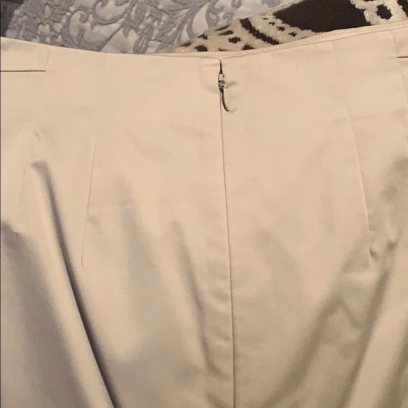 Ann Taylor Khaki pencil skirt - Picture 4 of 6